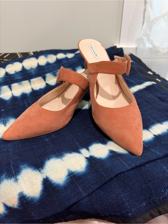 Tahari Shoes - Tahari Women's Pointed Mary Jane Side Mules in Salmon color (kitten heel)